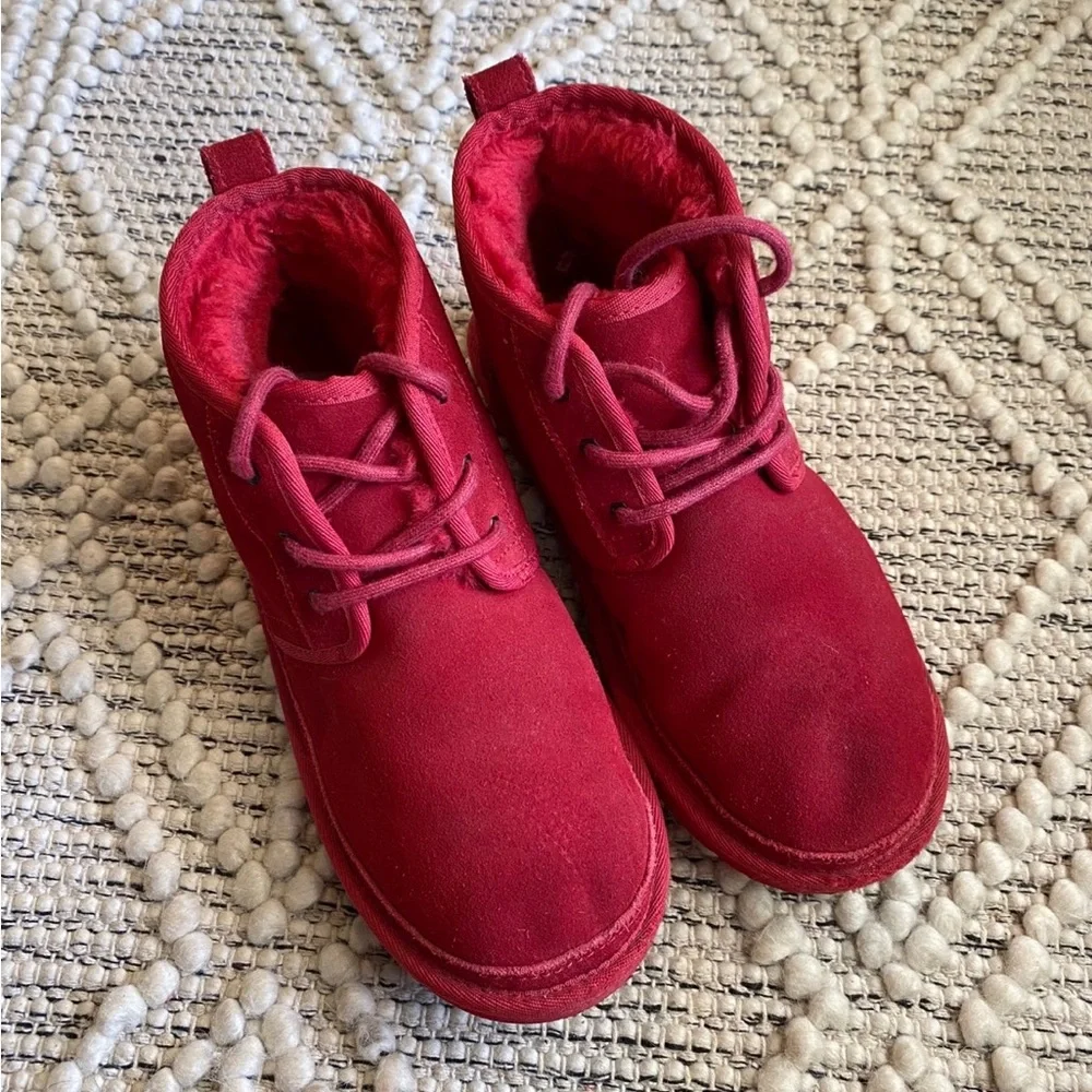 UGG Men's‎ size US 5 Neumel Suede Chukka Boots Samba Red 3236